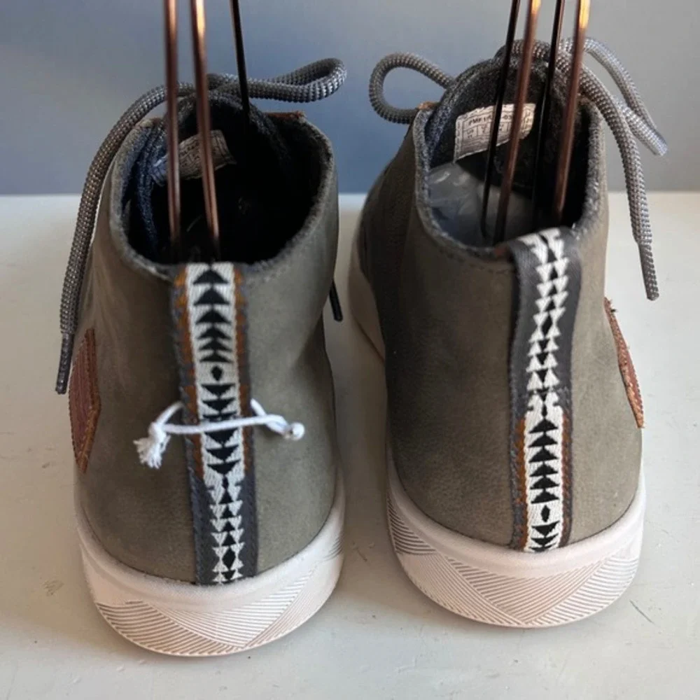 Pendleton‎ Woolen Mills Chukka Boots Men's Size 11 Grey Wool Leather Vibram Sole